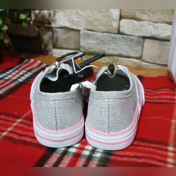 NWT Girls Toddler SZ 9 Sparkle Slip On Shoes - Picture 4 of 5